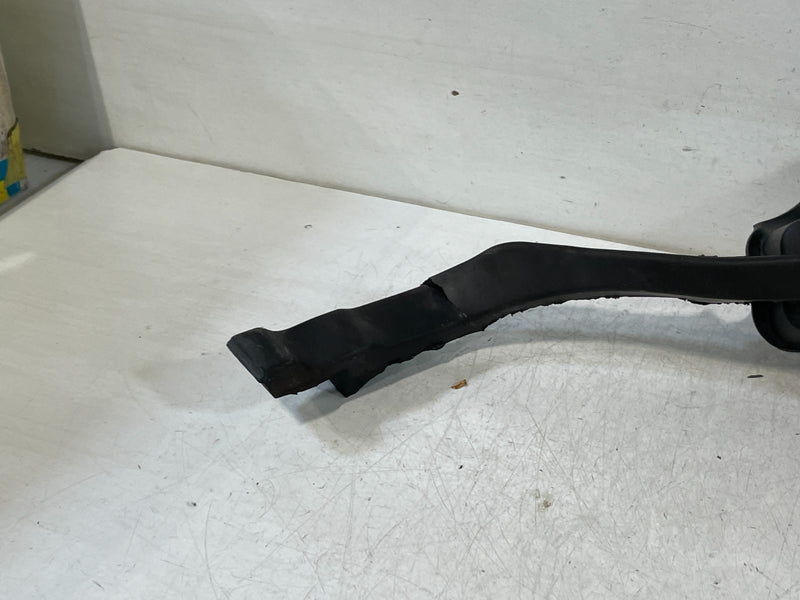 Load image into Gallery viewer, 2019-23 GENESIS G70 FRONT LEFT DRIVER SIDE HOOD BONNET SEAL STRIP COVER # 100939
