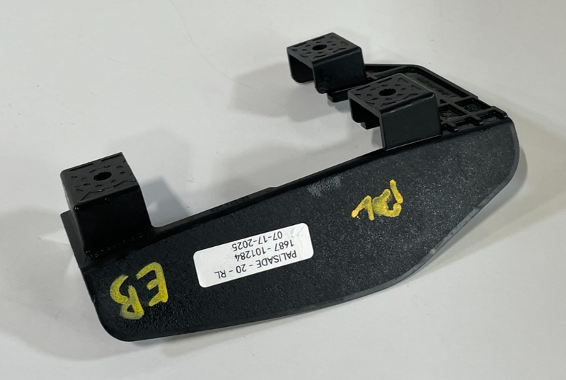Load image into Gallery viewer, 20-22 HYUNDAI PALISADE REAR LEFT BLIND SPOT RADAR SENSOR MODULE BRACKET # 101284
