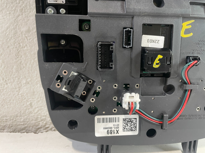 Load image into Gallery viewer, 2023 - 2025 HYUNDAI PALISADE FRONT OVERHEAD ROOF MAP DOME LIGHT LAMP # 105150
