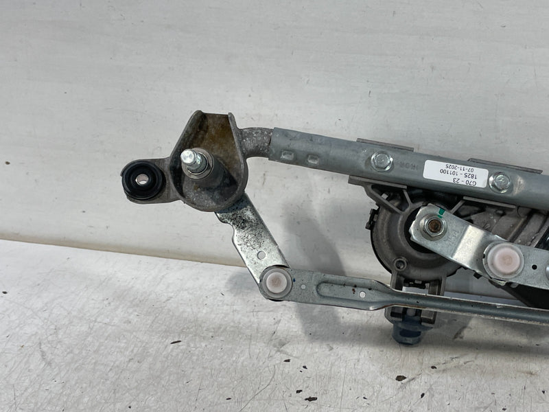 Load image into Gallery viewer, 19-24 GENESIS G70 FRONT WINDSHIELD WIPER TRANSMISSION LINKAGE W/ MOTOR # 101100

