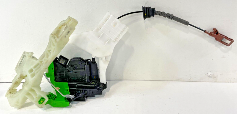 Load image into Gallery viewer, ⭐⭐ 2021 - 2023 HYUNDAI ELANTRA REAR RIGHT SIDE DOOR LOCK ACTUATOR W/ CABLE ⭐⭐
