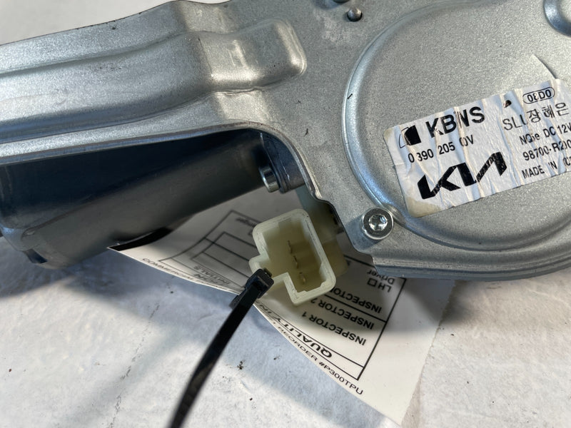 Load image into Gallery viewer, 2023 - 2025 KIA SPORTAGE REAR WINDSHIELD BACK GLASS WIPER MOTOR 2.5L # 106596
