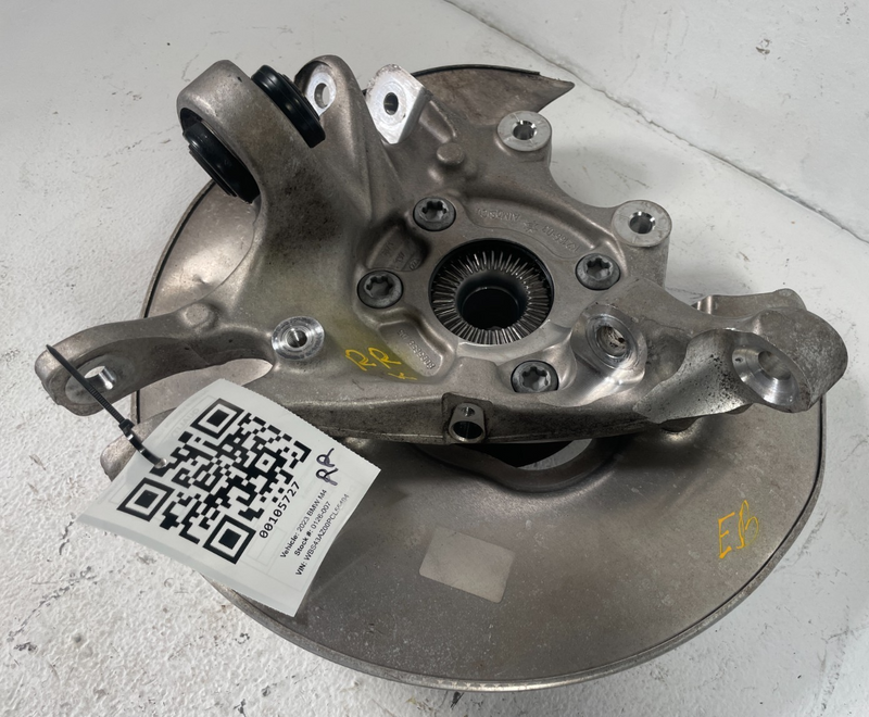 Load image into Gallery viewer, 2021-2025 BMW G82 M4 M3 M2 REAR RIGHT SIDE SPINDLE KNUCKLE W/ HUB 3.0L # 105727

