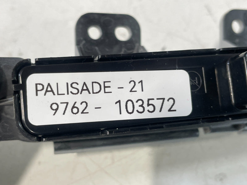 Load image into Gallery viewer, 20-22 HYUNDAI PALISADE DASH RHEOSTAT DIMMER &amp; TRUNK &amp; TRACTION SWITCH # 103572
