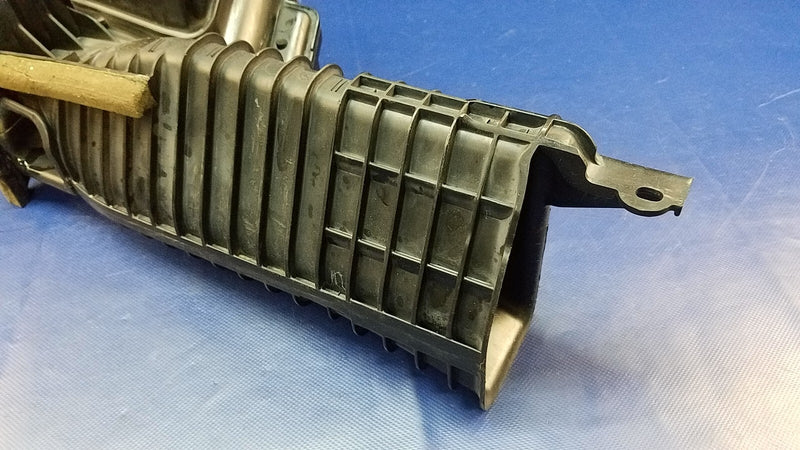 Load image into Gallery viewer, 2011-2024 INFINITI QX56 QX80 AIR INTAKE CLEANER RESONATOR DUCT HOSE TUBE # 75471
