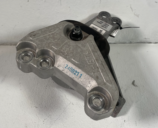 2025 HYUNDAI TUCSON FRONT RIGHT PASSENGER SIDE ENGINE MOUNT BRACKET