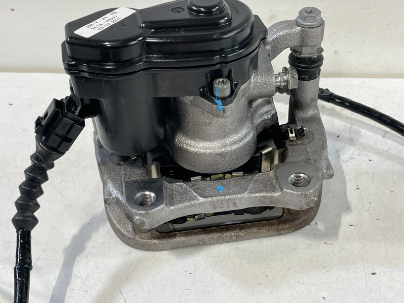 Load image into Gallery viewer, 23 - 26 Honda HR-V REAR RIGHT PASSENGER DISC BRAKE CALIPER W/ ABS SENSOR # 99027
