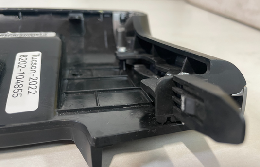 22-24 HYUNDAI TUCSON SANTA CRUZ DASH CENTER LOWER BEZEL COVER TRIM 2.5L