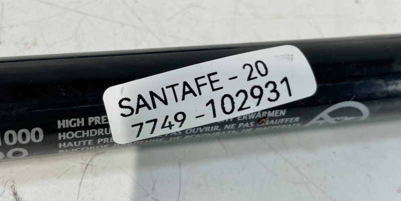 Load image into Gallery viewer, 19-23 HYUNDAI SANTA FE LEFT &amp; RIGHT SIDE HOOD BONNET LIFT SUPPORT PAIR # 102931
