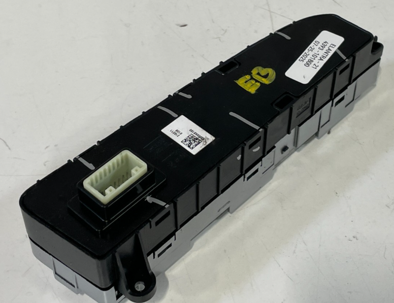 Load image into Gallery viewer, 2021-2023 HYUNDAI ELANTRA LEFT DRIVE MODE PARKING BRAKE CONTROL SWITCH # 101800
