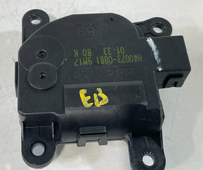 Load image into Gallery viewer, 2010-2025 HYUNDAI PALISADE HVAC A/C HEATER FLAP SERVO ACTUATOR MOTOR # 100823
