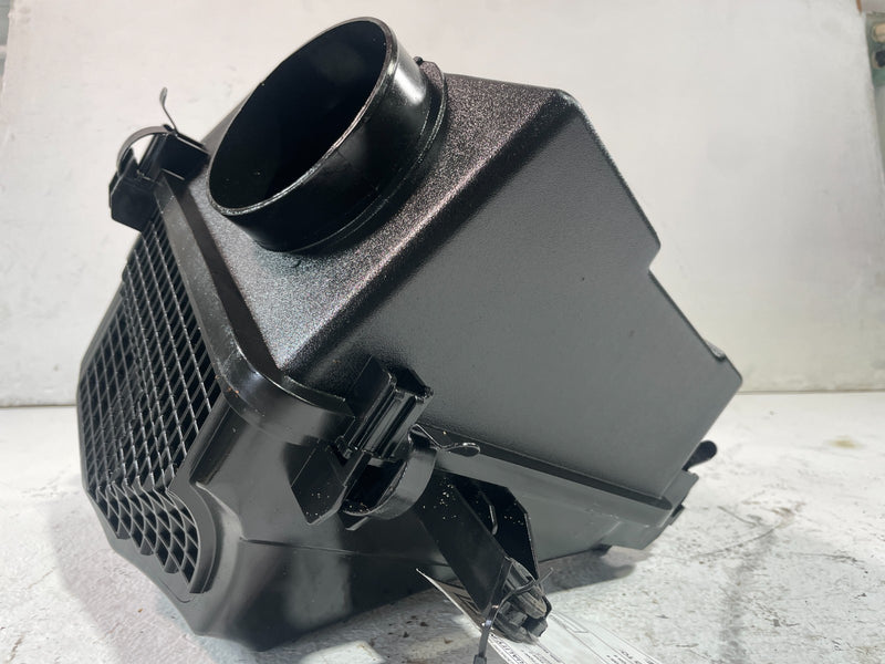 Load image into Gallery viewer, 2019-2021 GENESIS G70 ENGINE AIR INTAKE CLEANER FILTER HOUSING BOX 2.0L # 105355
