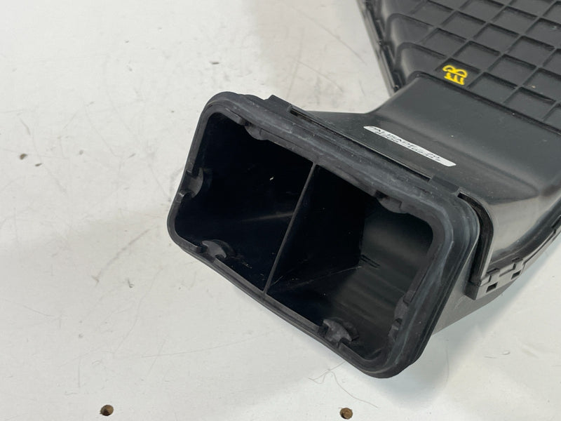 Load image into Gallery viewer, 20-25 HYUNDAI PALISADE ENGINE AIR CLEANER INLET INTAKE DUCT HOSE TUBE # 102347
