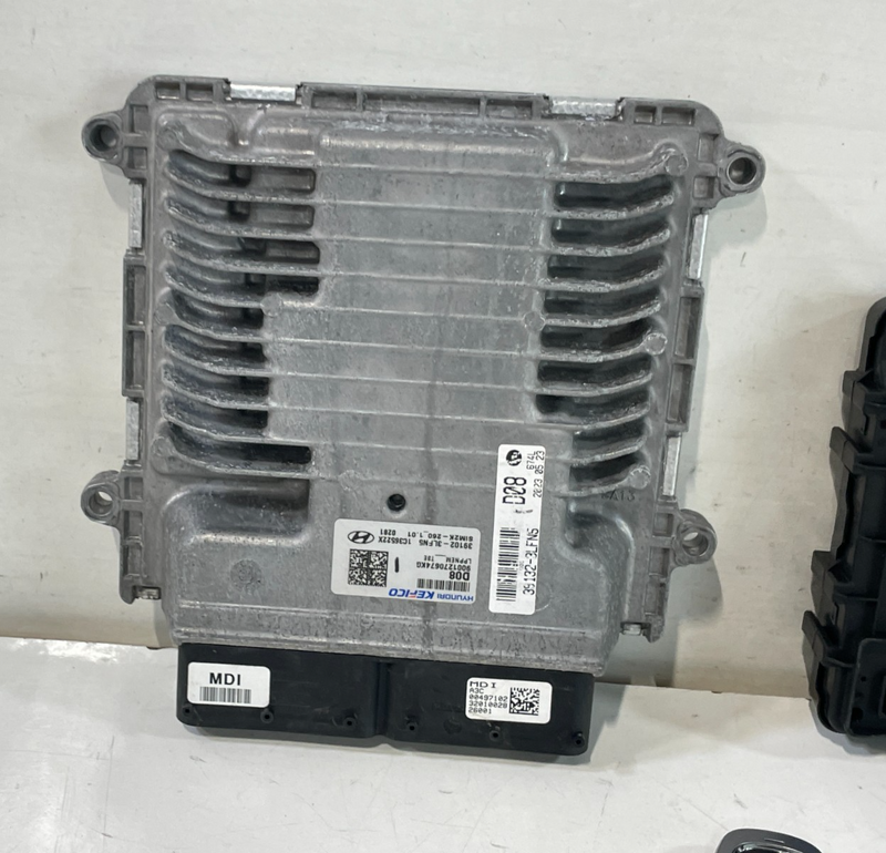 Load image into Gallery viewer, 2023 HYUNDAI PALISADE ENGINE &amp; BODY CONTROL MODULE ECM BCM W/ KEY FOB # 103332
