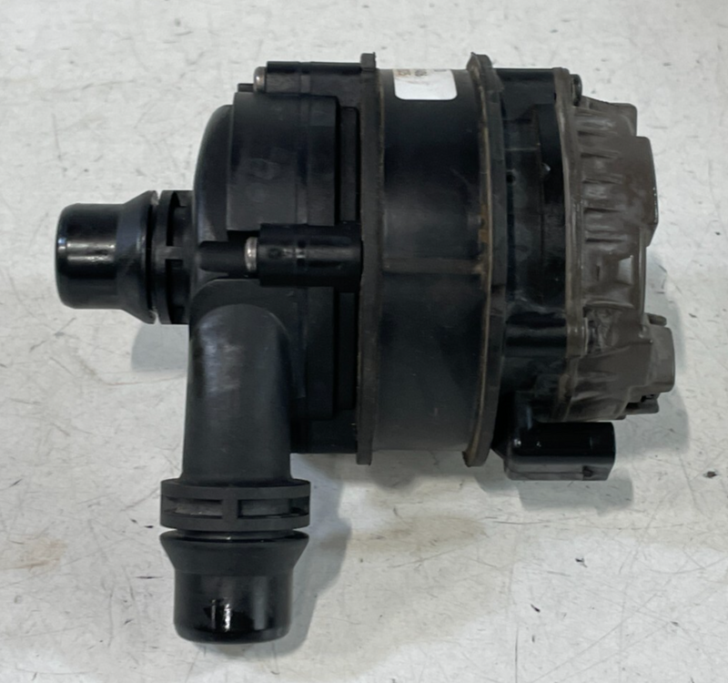 Load image into Gallery viewer, 2019-2024 BMW 330i 330e ENGINE AUXILIARY ELECTRIC WATER PUMP UNIT # 98406
