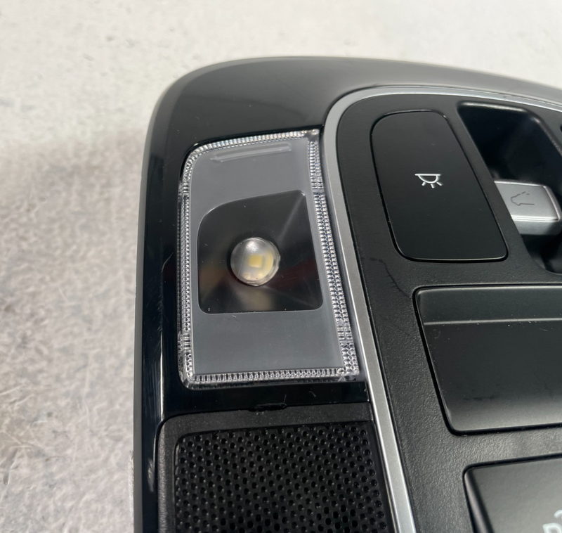 Load image into Gallery viewer, 2025 HYUNDAI TUCSON INTERIOR OVERHEAD ROOF MAP DOME LAMP LIGHT ASSEMBLY # 105934
