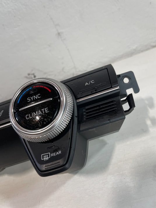 22-23 GENESIS G70 FRONT DUAL ZONE A/C TEMPERATURE CLIMATE CONTROL PANEL