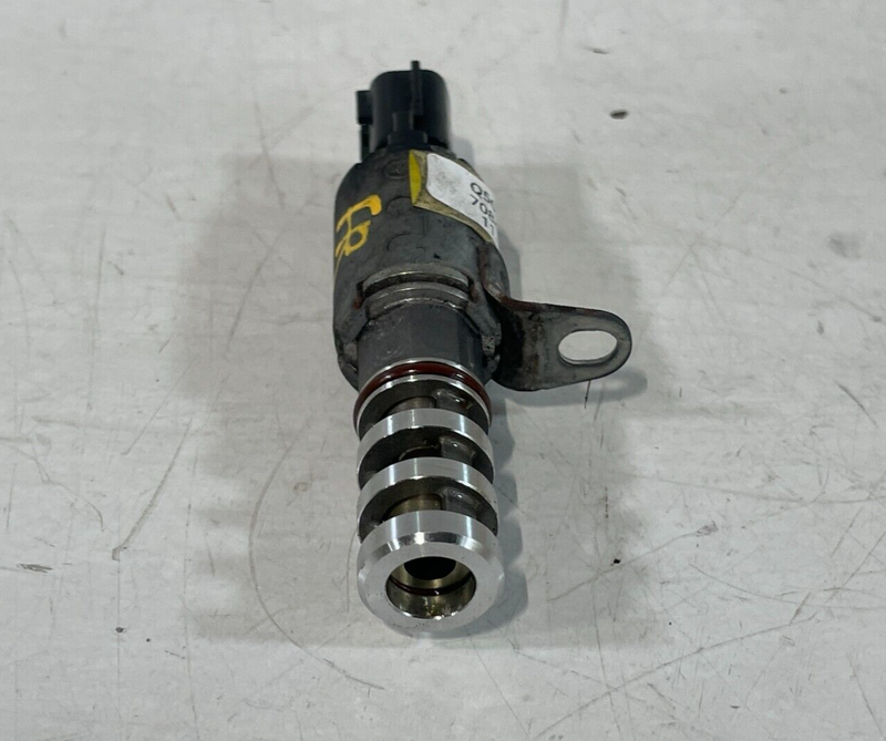 Load image into Gallery viewer, 2015 - 2019 INFINITI Q50 Q60 QX60 QX80 TIMING VARIABLE VALVE SOLENOID # 91932

