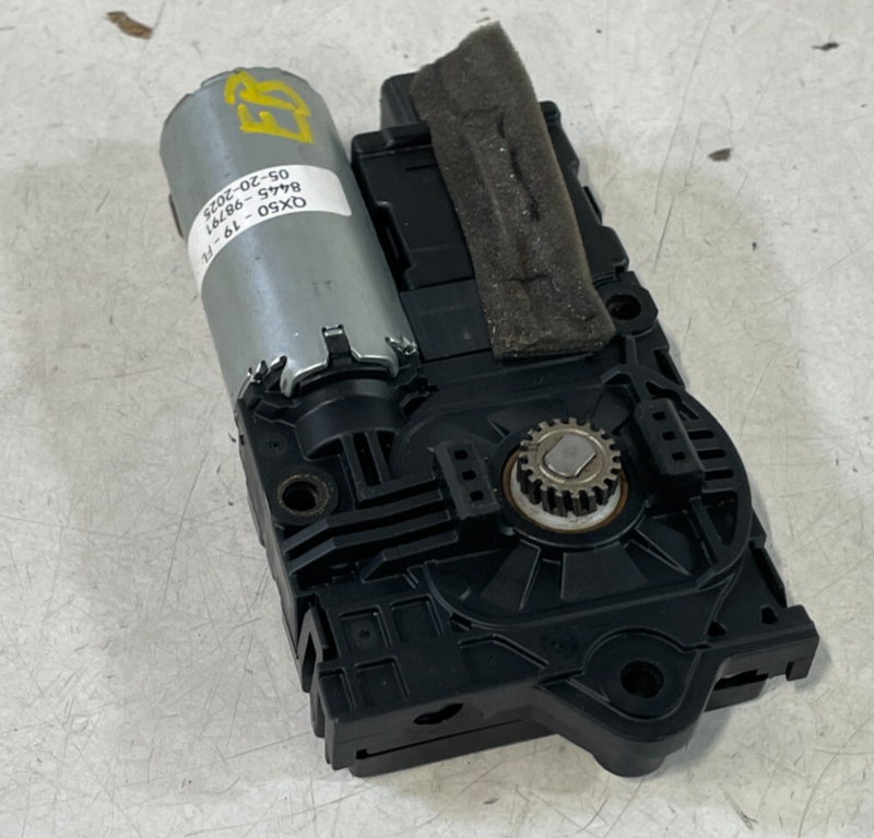 Load image into Gallery viewer, 2019 - 2023 INFINITI QX50 SUNROOF SUN ROOF MOON ROOF MOTOR 2.0L # 98791

