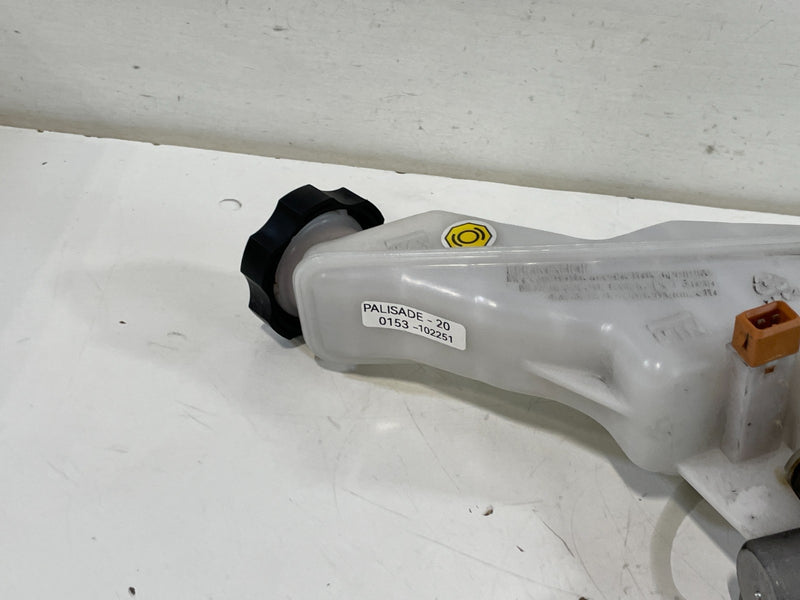 Load image into Gallery viewer, 2020 - 2025 HYUNDAI PALISADE BRAKE BOOSTER MASTER CYLINDER W/ RESERVOIR # 102251
