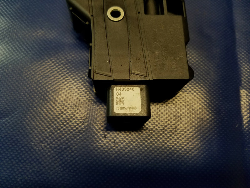 Load image into Gallery viewer, 2014 - 2020 INFINITI Q50 SUNROOF SUN ROOF MOON ROOF MOTOR # 51907
