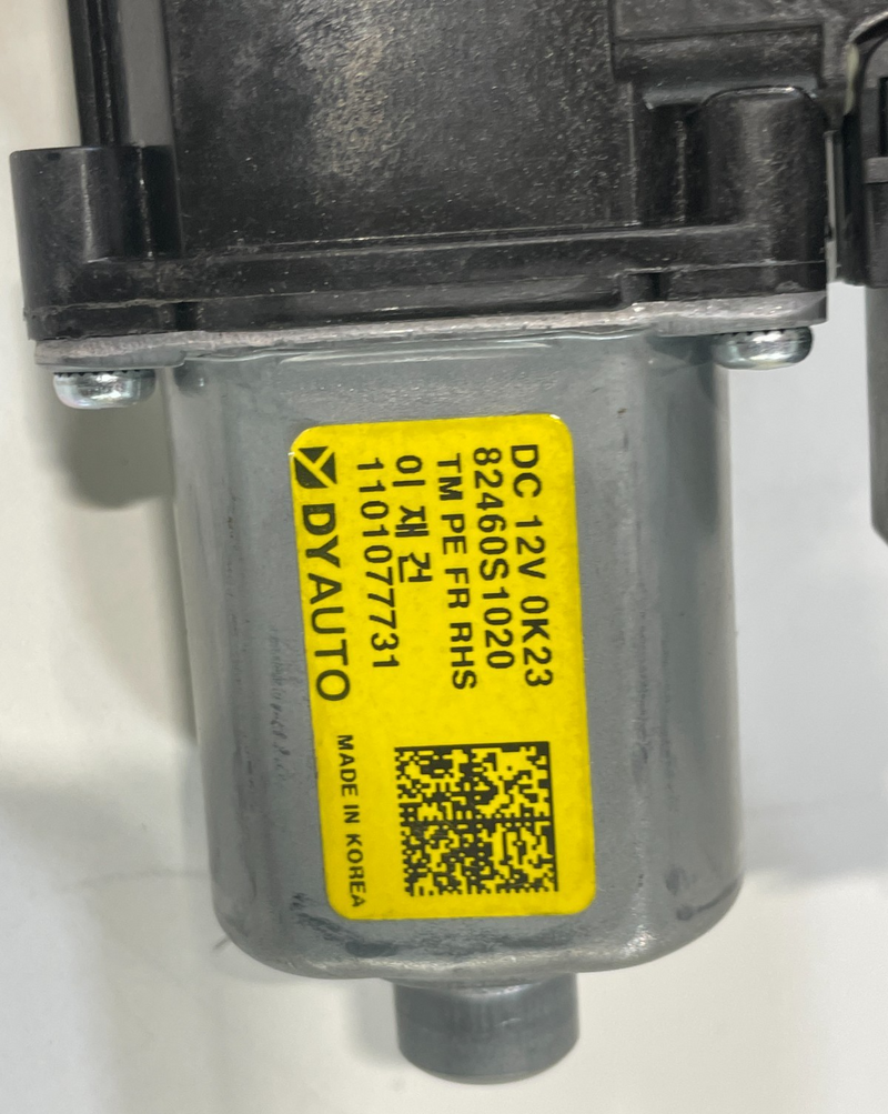 Load image into Gallery viewer, 2021-2023 HYUNDAI SANTA FE FRONT RIGHT SIDE DOOR POWER WINDOW MOTOR # 101415
