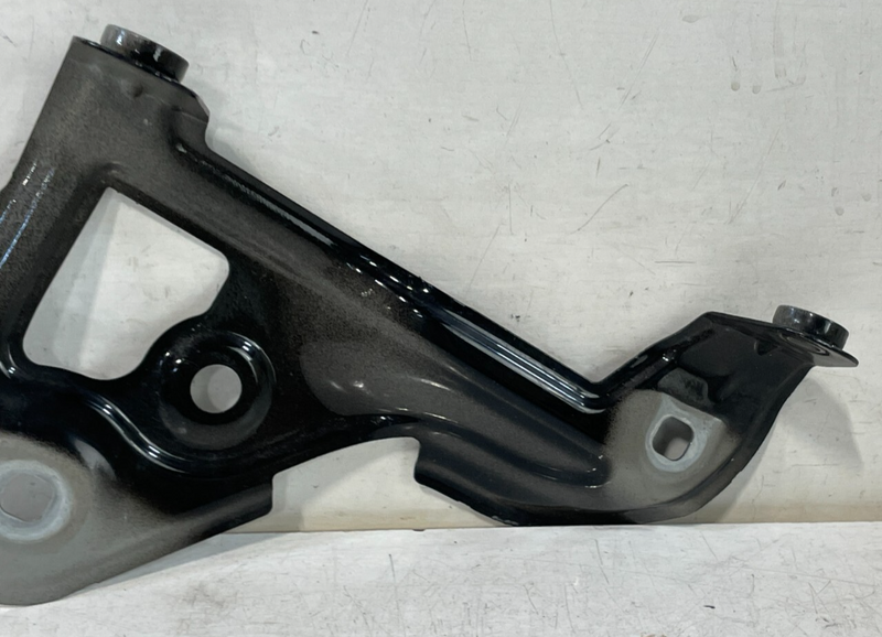 Load image into Gallery viewer, 2019-2024 BMW 330i 330e FRONT RIGHT SIDE FENDER REARWARD SUPPORT BRACKET # 98332
