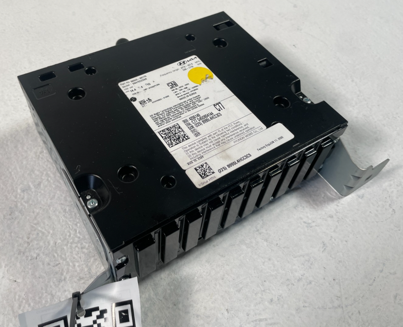 Load image into Gallery viewer, 2025 HYUNDAI TUCSON AUDIO RADIO RECEIVER HEAD MODULE UNIT 96560-N9770 # 105915

