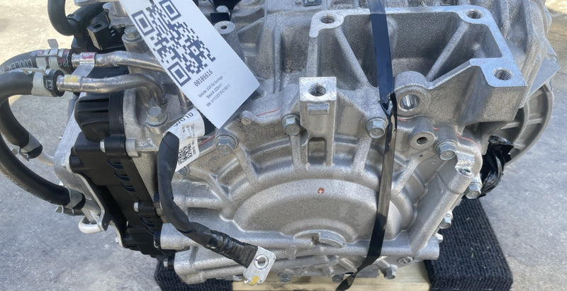 Load image into Gallery viewer, KIA SPORTAGE FWD AUTOMATIC TRANSMISSION ASSEMBLY 34K MILES 2.5L 23-25 # 106616
