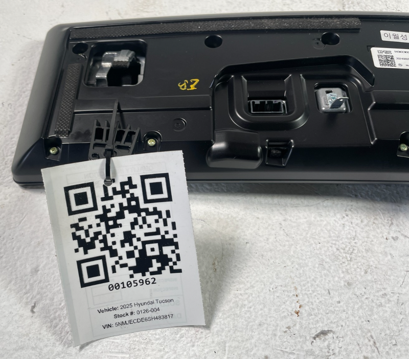 Load image into Gallery viewer, 25 HYUNDAI TUCSON SANTACRUZ SPEEDOMETER INSTRUMENT CLUSTER DISPLAY SCREEN 105962
