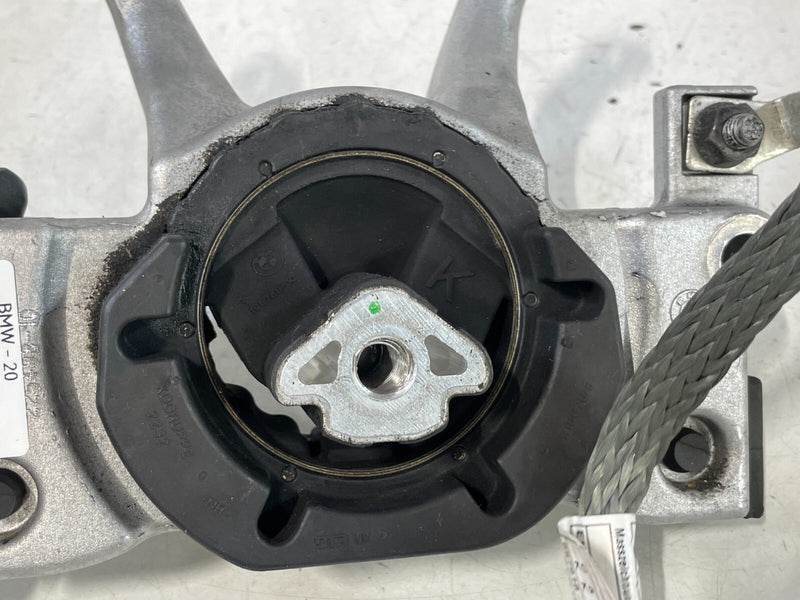 Load image into Gallery viewer, 19-24 BMW 330i 330i xDrive AUTO TRANSMISSION GEARBOX SUPPORTING BRACKET # 98400
