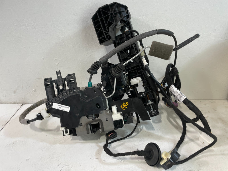 Load image into Gallery viewer, ⭐17-19 INFINITI QX30 FRONT RIGHT SIDE DOOR LATCH LOCK ACTUATOR W/ WIRING HARNESS
