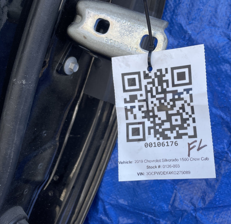 Load image into Gallery viewer, 19-25 CHEVROLET SILVERADO 1500 FRONT LEFT DOOR ASSEMBLY BLACK (WA8555) # 106176
