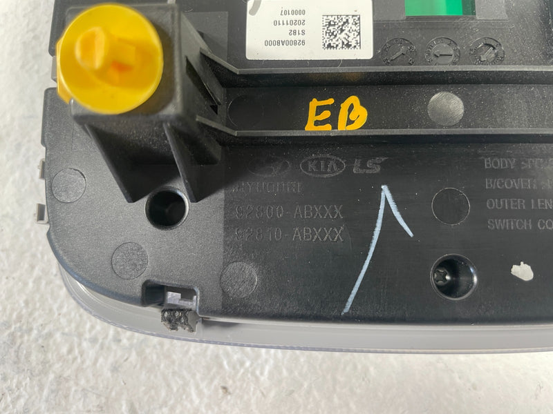 Load image into Gallery viewer, 21 - 23 HYUNDAI ELANTRA INTERIOR FRONT OVERHEAD ROOF MAP DOME LIGHT LAMP #105386
