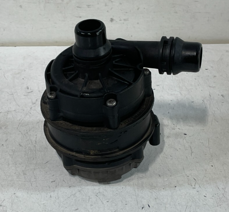Load image into Gallery viewer, 2019-2024 BMW 330i 330e ENGINE AUXILIARY ELECTRIC WATER PUMP UNIT # 98406

