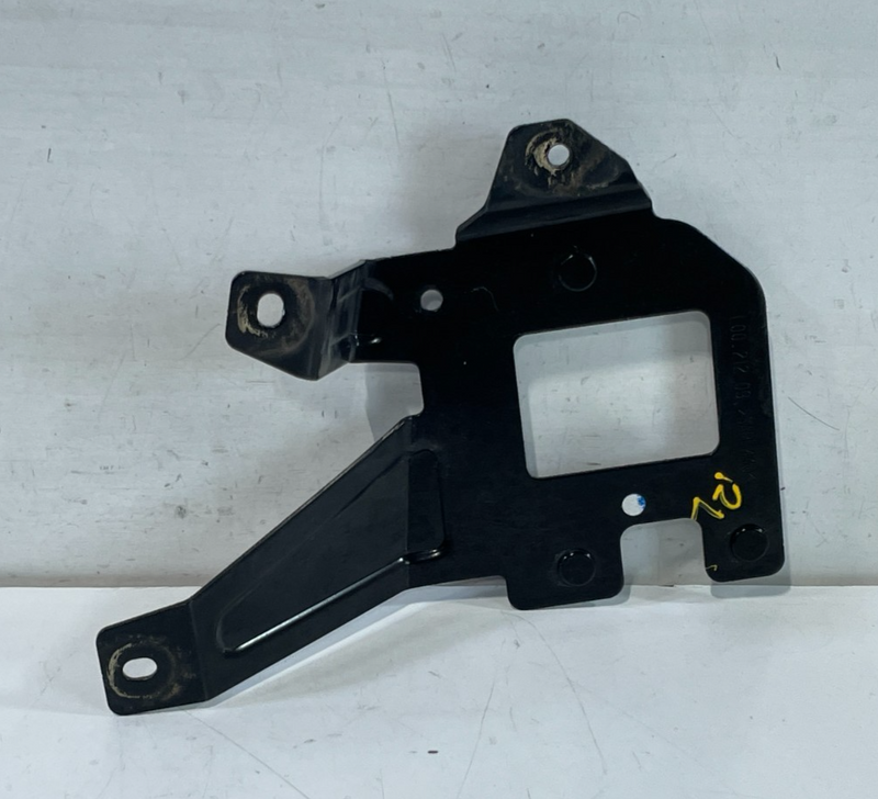 Load image into Gallery viewer, 20-22 HYUNDAI PALISADE REAR LEFT DRIVER BLIND SPOT RADAR SENSOR BRACKET # 102124
