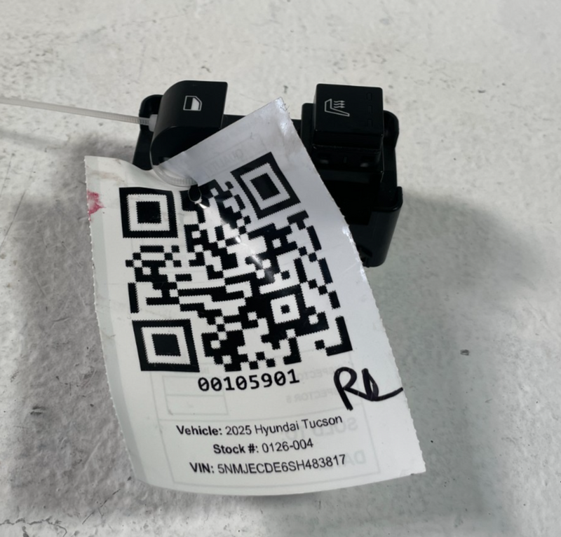 Load image into Gallery viewer, 2025 HYUNDAI TUCSON REAR LEFT DRIVER SIDE WINDOW CONTROL SWITCH # 105901
