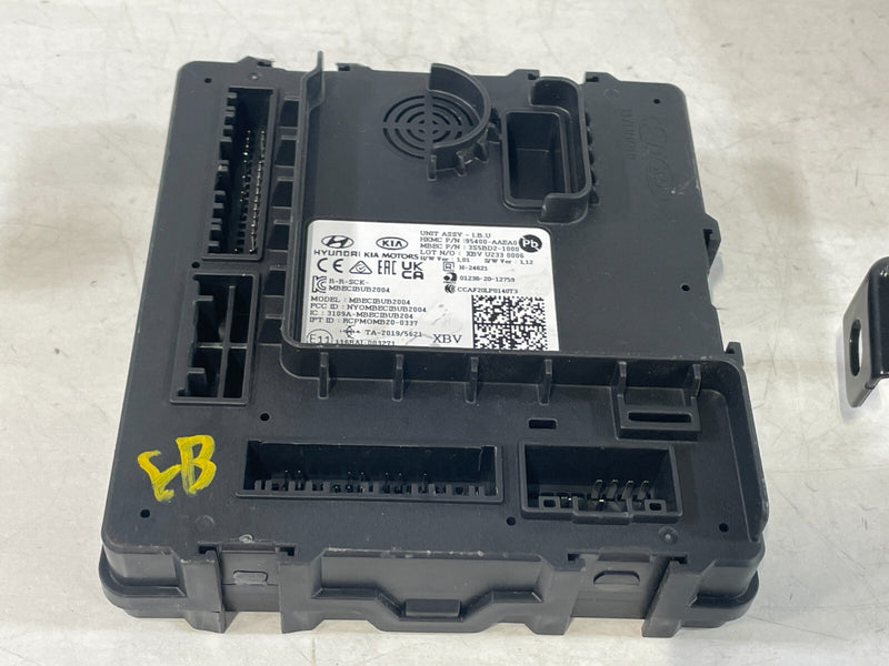 Load image into Gallery viewer, 21-23 HYUNDAI ELANTRA SE ENGINE &amp; BODY CONTROL MODULE ECM BCM W/ KEY FOB # 93707
