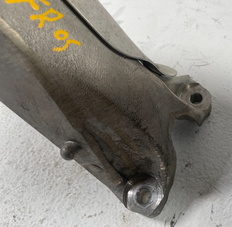 Load image into Gallery viewer, 21-25 BMW G82 M4 M3 M2 FRONT RIGHT ENGINE SUPPORT MOUNT BRACKET 3.0L # 105740

