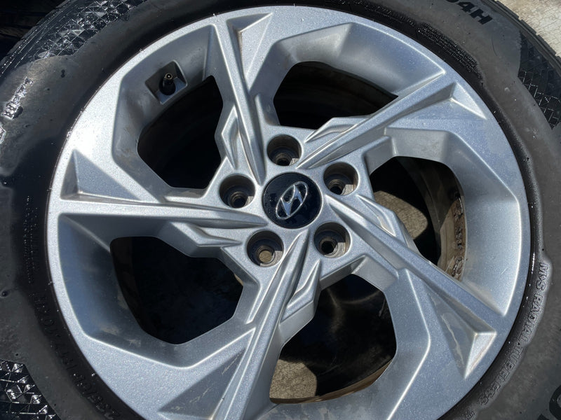 Load image into Gallery viewer, HYUNDAI TUCSON 17x7 5 SPOKE ALLOY WHEEL W/TIRE (SET#4) 2022-2024 # ML7-WH1329
