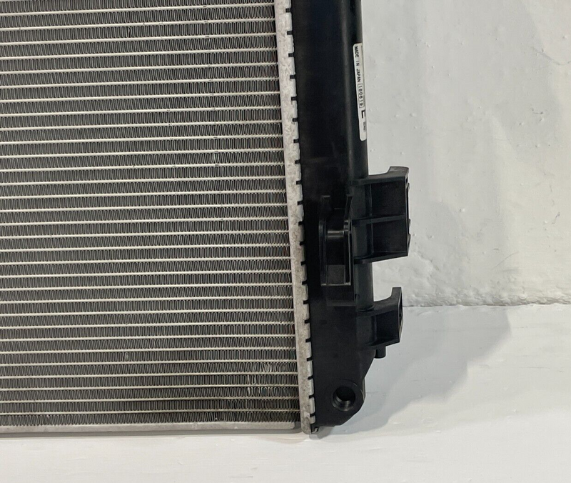 Load image into Gallery viewer, 2017 - 2022 NISSAN ROGUE SPORT RADIATOR ASSEMBLY AUTO TRANSMISSION 2.0L # 91642
