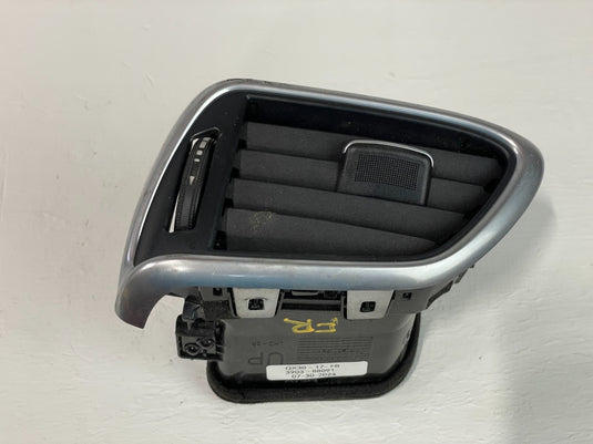 2017-2019 INFINITI QX30 FRONT RIGHT DASH AC A/C AIR VENT 68760-5DF0B OEM
