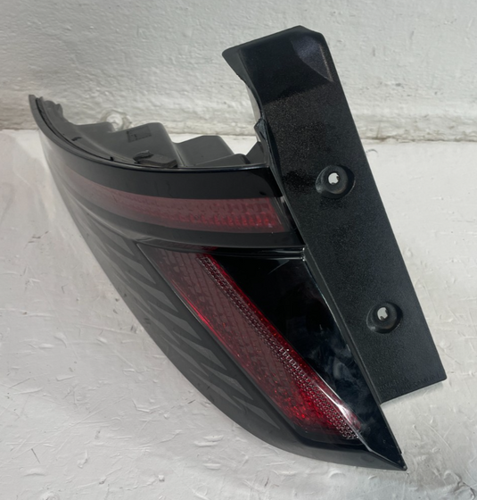 22-25 HYUNDAI TUCSON REAR LEFT DRIVER SIDE OUTER TAILLIGHT LIGHT LAMP