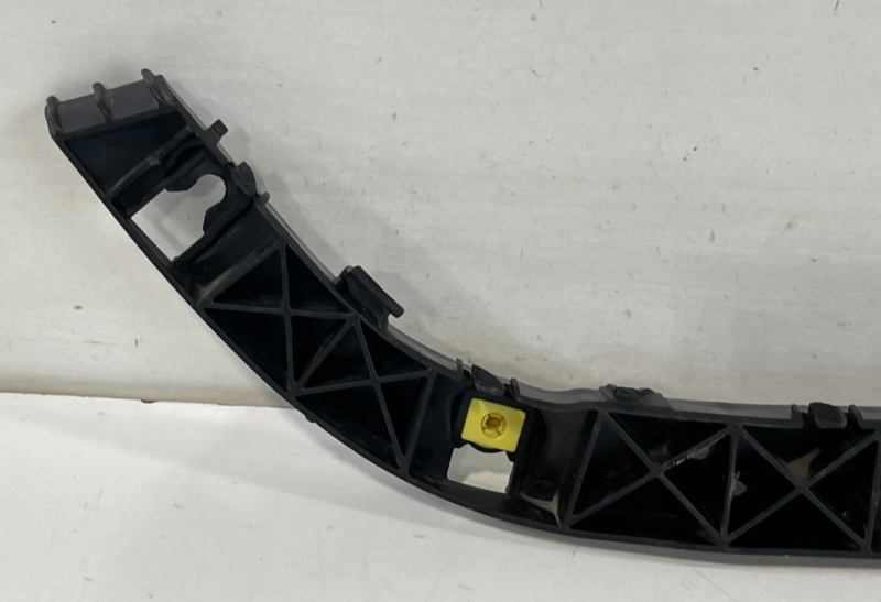 Load image into Gallery viewer, 2019-2020 HYUNDAI SANTA FE REAR BUMPER RIGHT SIDE UPPER SUPPORT BRACKET # 102900
