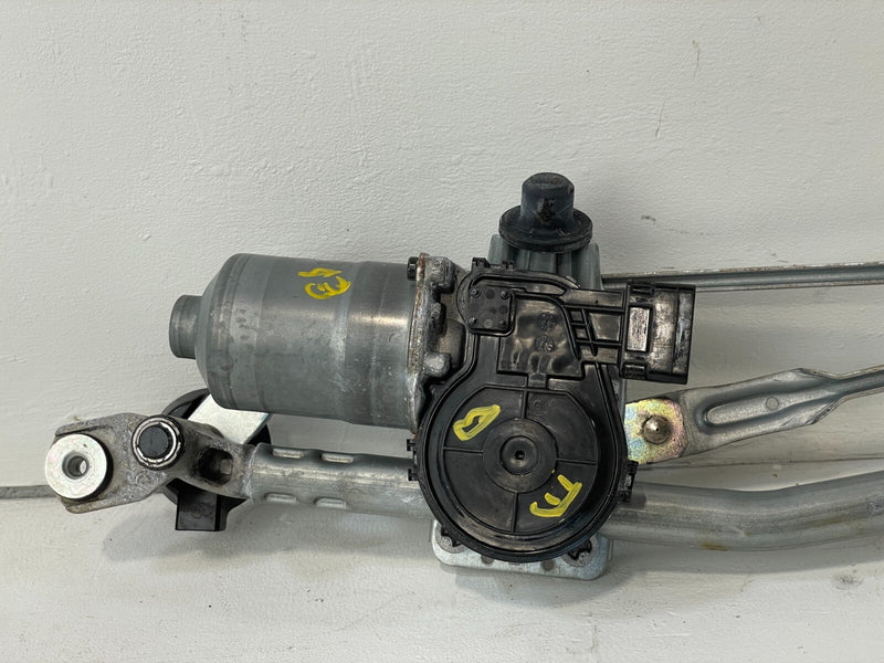 Load image into Gallery viewer, ⭐2021-2023 HYUNDAI ELANTRA FRONT WINDSHIELD WIPER TRANSMISSION LINKAGE W/ MOTOR⭐
