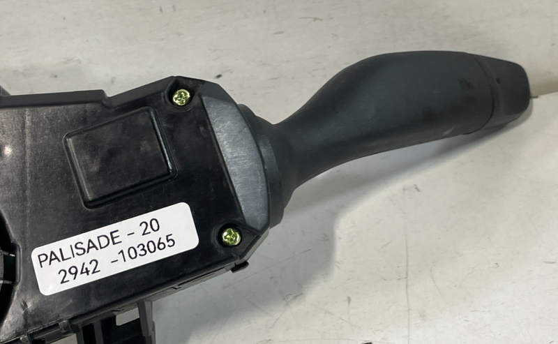 Load image into Gallery viewer, HYUNDAI PALISADE WIPER TURN SIGNAL HEADLIGHT COMBINATION COLUMN SWITCH # 103065
