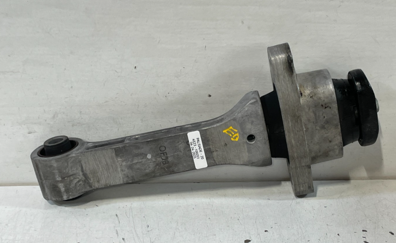 Load image into Gallery viewer, 19-25 HYUNDAI SANTA FE PALISADE ENGINE MOTOR MOUNT TORQUE ARM ROLL ROD # 100251
