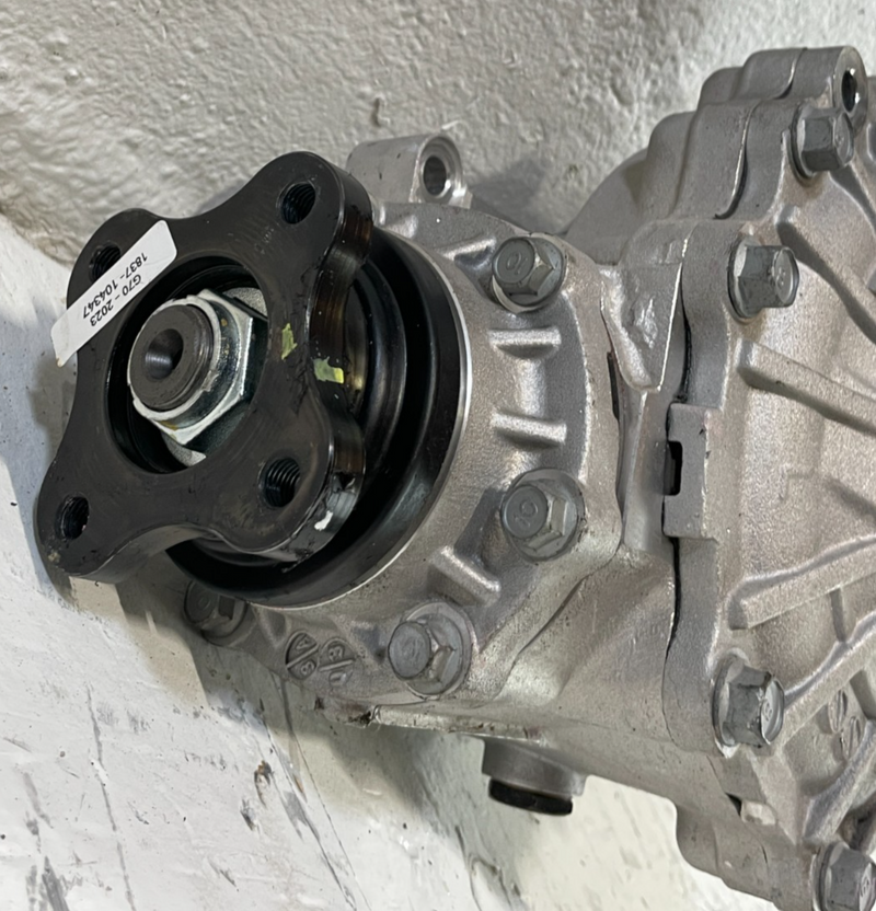 Load image into Gallery viewer, 2019-2023 GENESIS G70 RWD FRONT AXLE DIFFERENTIAL CARRIER 3K MILES 2.0L # 104347
