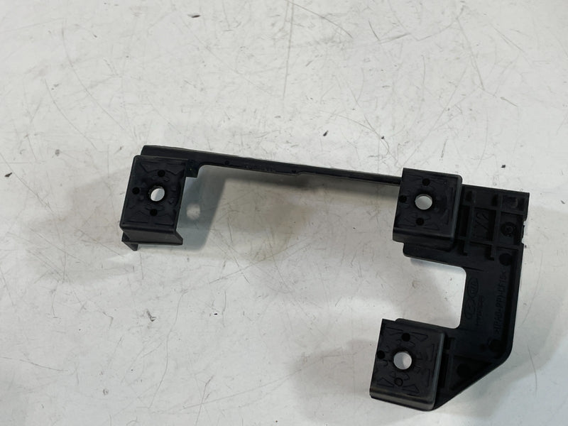 Load image into Gallery viewer, 20-22 HYUNDAI PALISADE REAR RIGHT BLIND SPOT RADAR SENSOR MODULE BRACKET #102220
