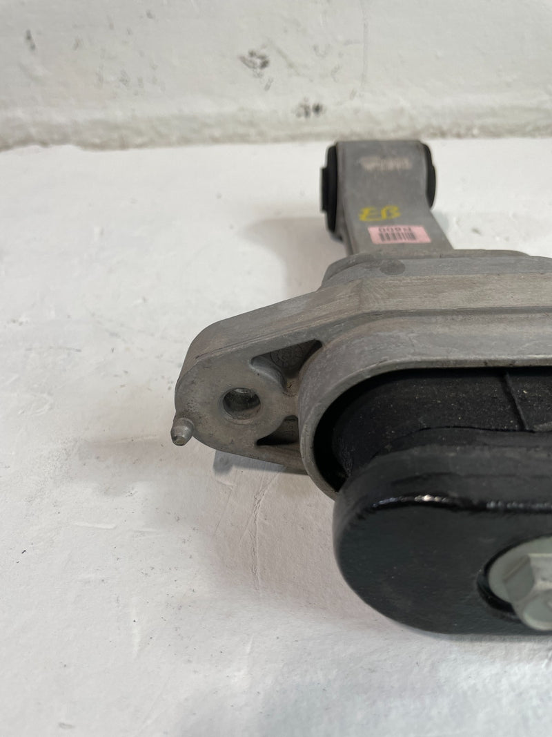 Load image into Gallery viewer, 2021-2023 HYUNDAI SANTA FE REAR ENGINE MOTOR MOUNT TORQUE ARM ROLL ROD # 104403
